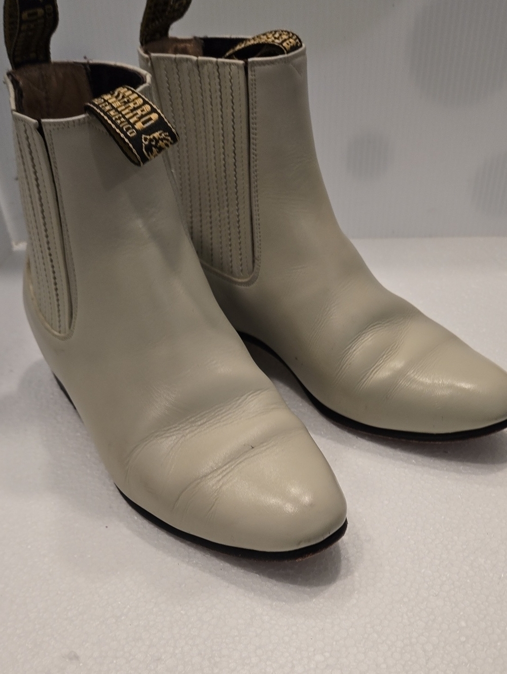 Becerro Blundstone Cream Leather Chelsea Ankle Boots